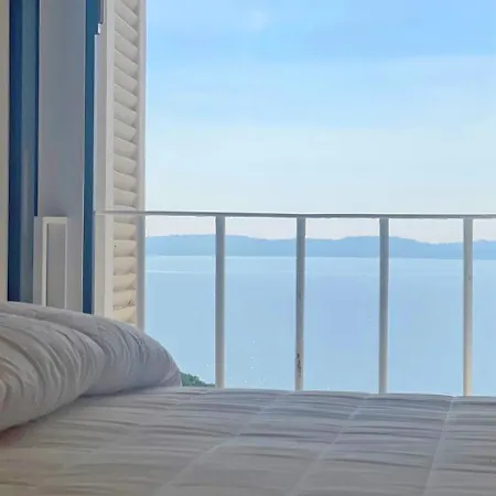 Moderne Au Dernier Etage Avec 2 Et Vue Exceptionnelle - Grand Sainte-Maxime